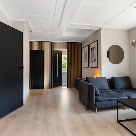 2 Bedroom W/ Parking & Balcony Διαμέρισμα *