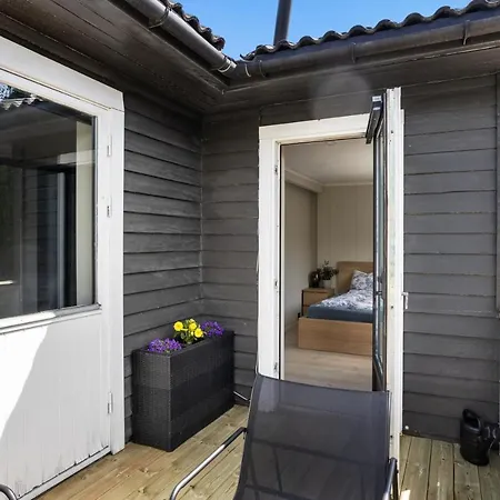 公寓 2 Bedroom W/ Parking & Balcony *