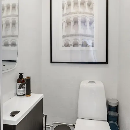 2 Bedroom W/ Parking & Balcony 公寓 *