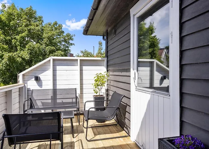 2 Bedroom W/ Parking & Balcony * 톤스버그