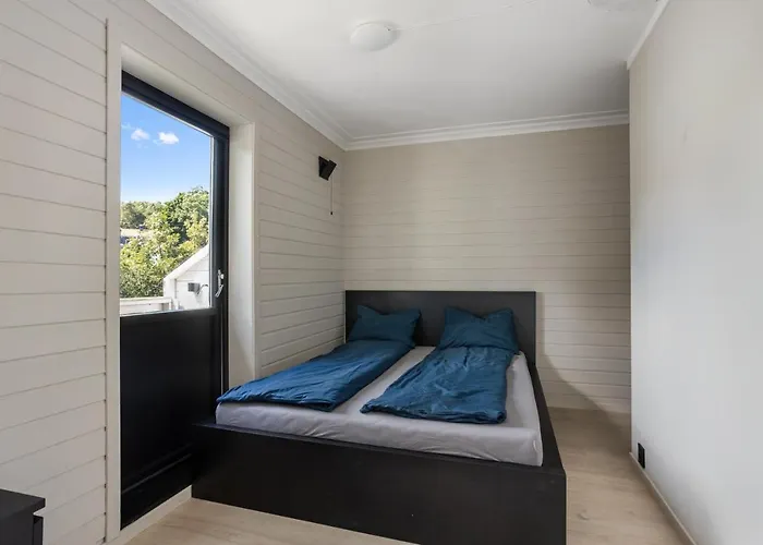 2 Bedroom W/ Parking & Balcony * Tonsberg