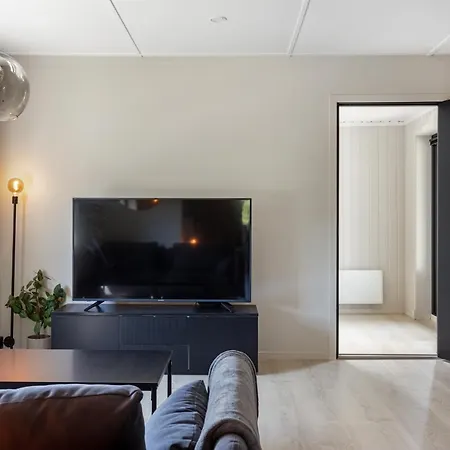 2 Bedroom W/ Parking & Balcony *